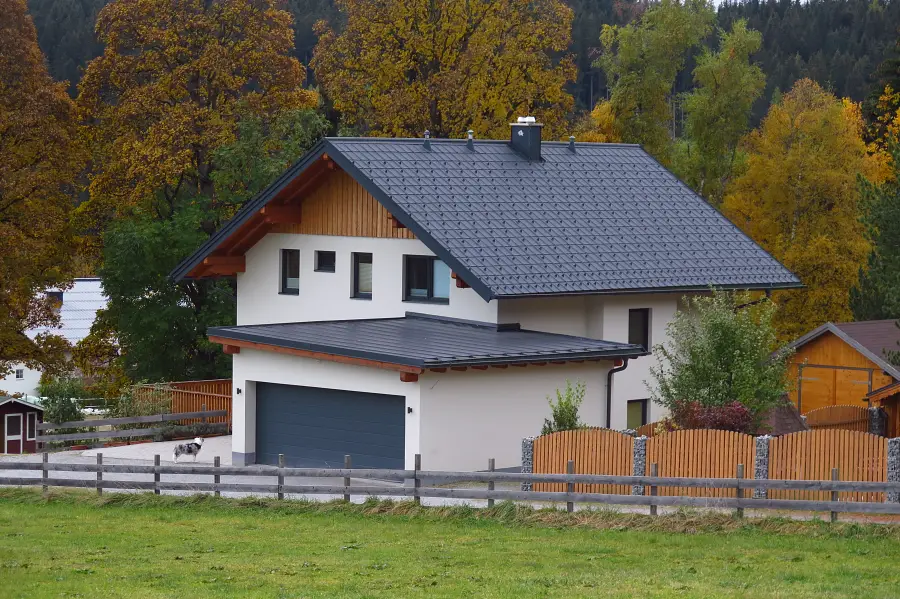 Sedlová střecha je nejrozšířenějším typem střechy pro zastřešení rodinných domů. 